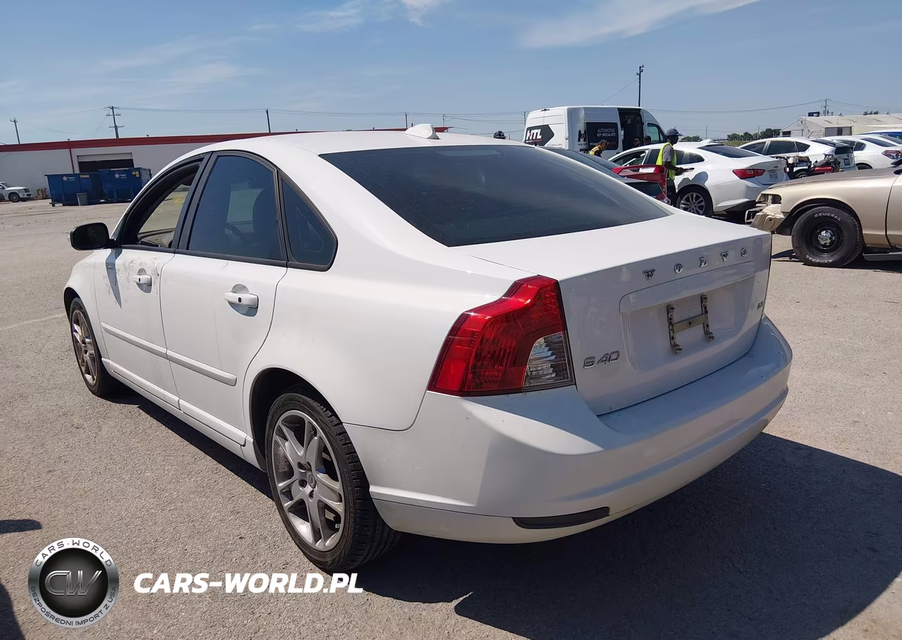 2010 Volvo S40 2.4I VIN:YV1382MS2A2513747 - 3