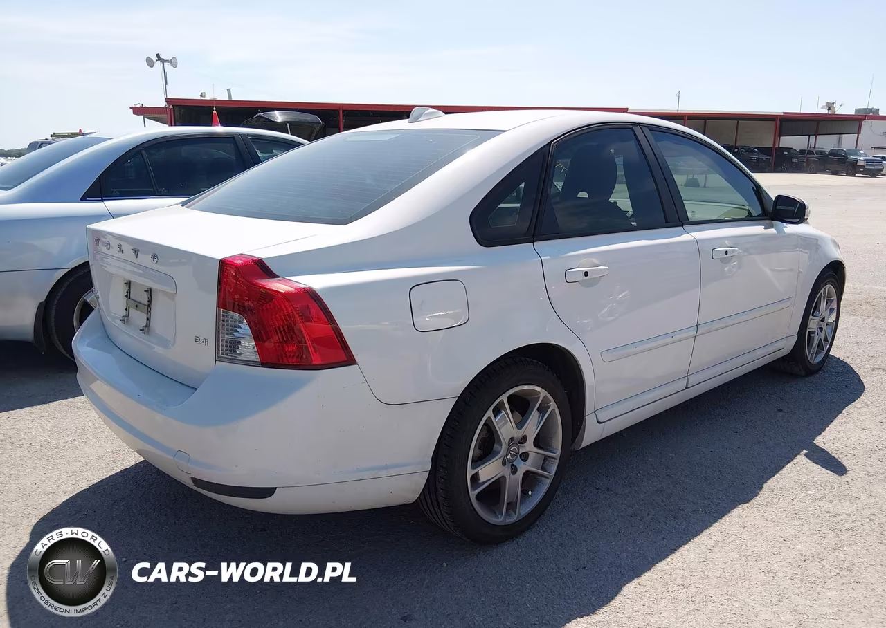 2010 Volvo S40 2.4I VIN:YV1382MS2A2513747 - 4