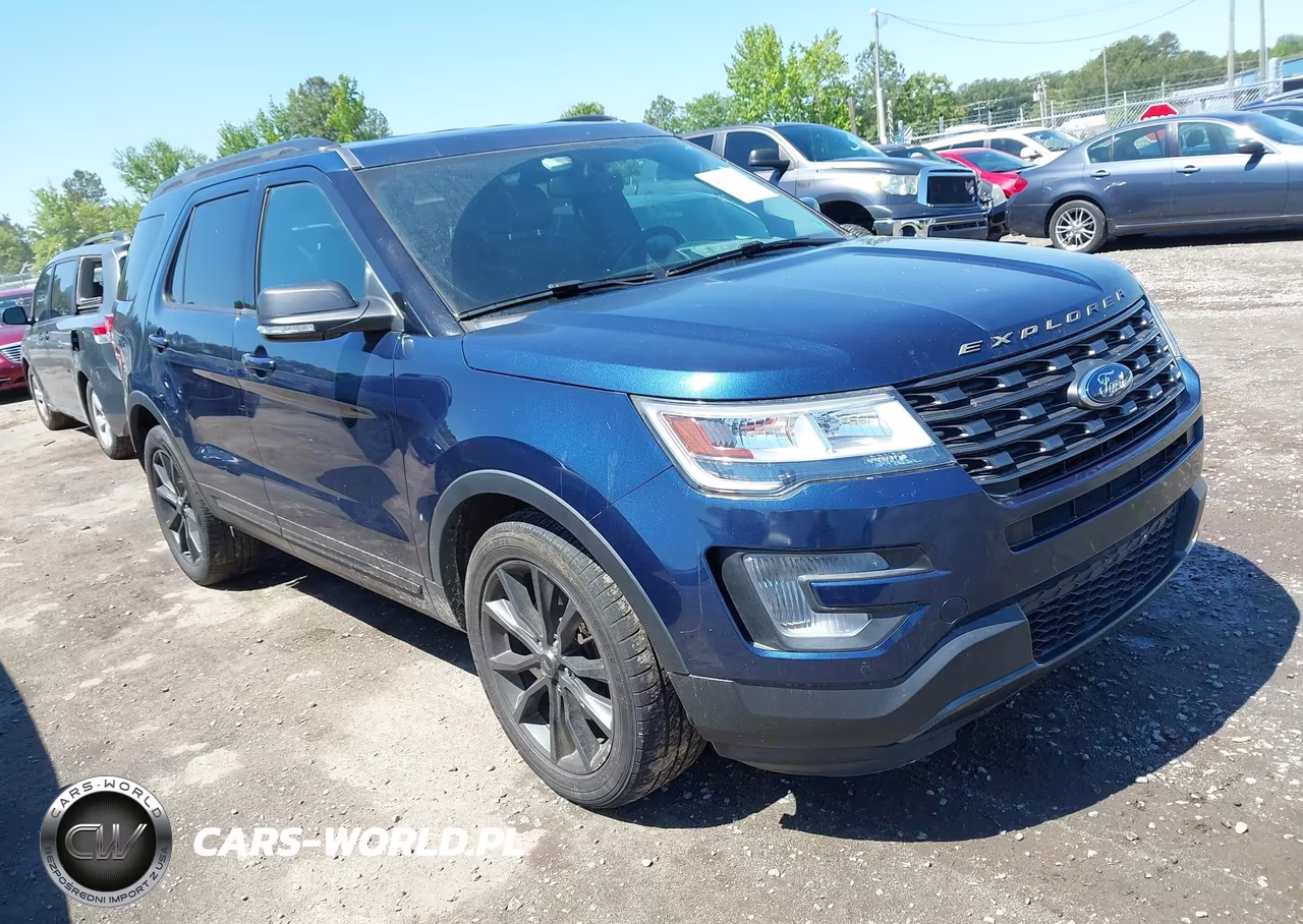 Główne zdjęcie 2017 Ford Explorer Xlt