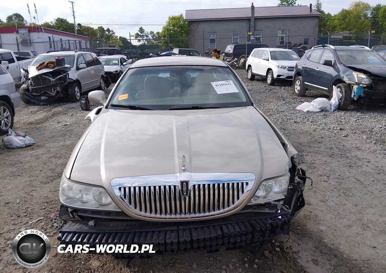 2005 Lincoln Town Car Signature VIN:1LNHM81W05Y608811 - 12