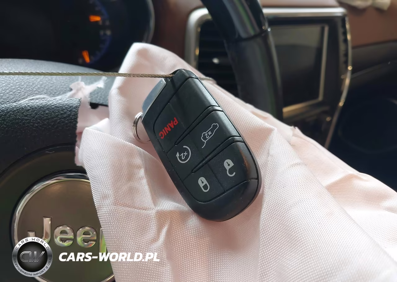 2018 Jeep Grand Cherokee Summit VIN:1C4RJFJT1JC256888 - 11