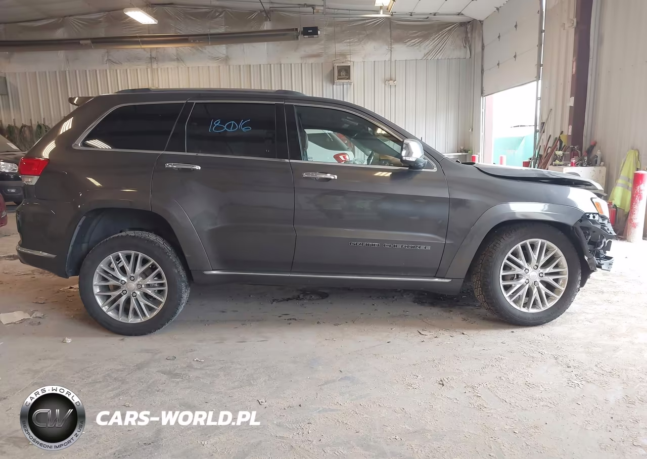 2018 Jeep Grand Cherokee Summit VIN:1C4RJFJT1JC256888 - 13