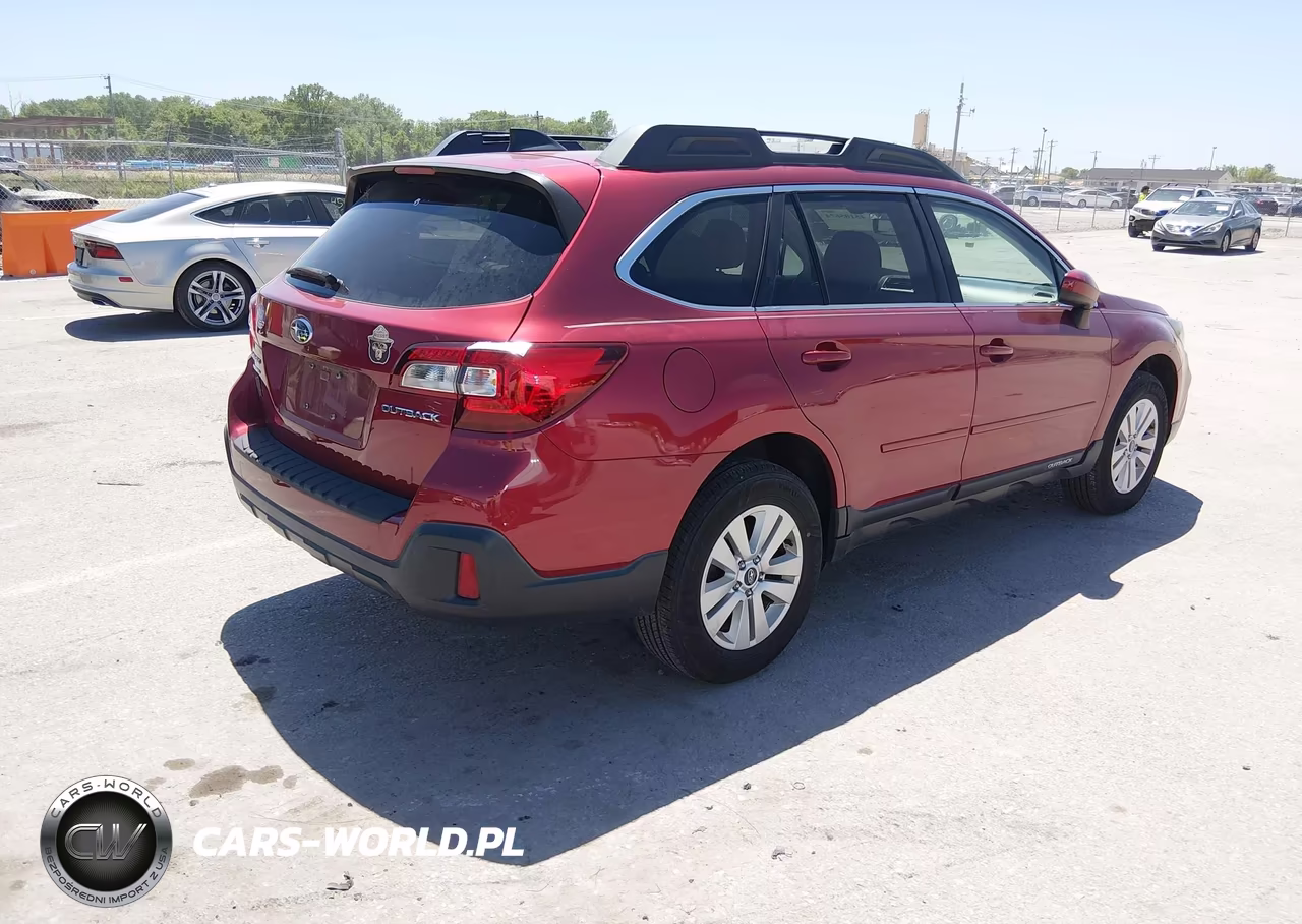 2019 Subaru Outback 2.5I Premium VIN:4S4BSAFC0K3263998 - 4