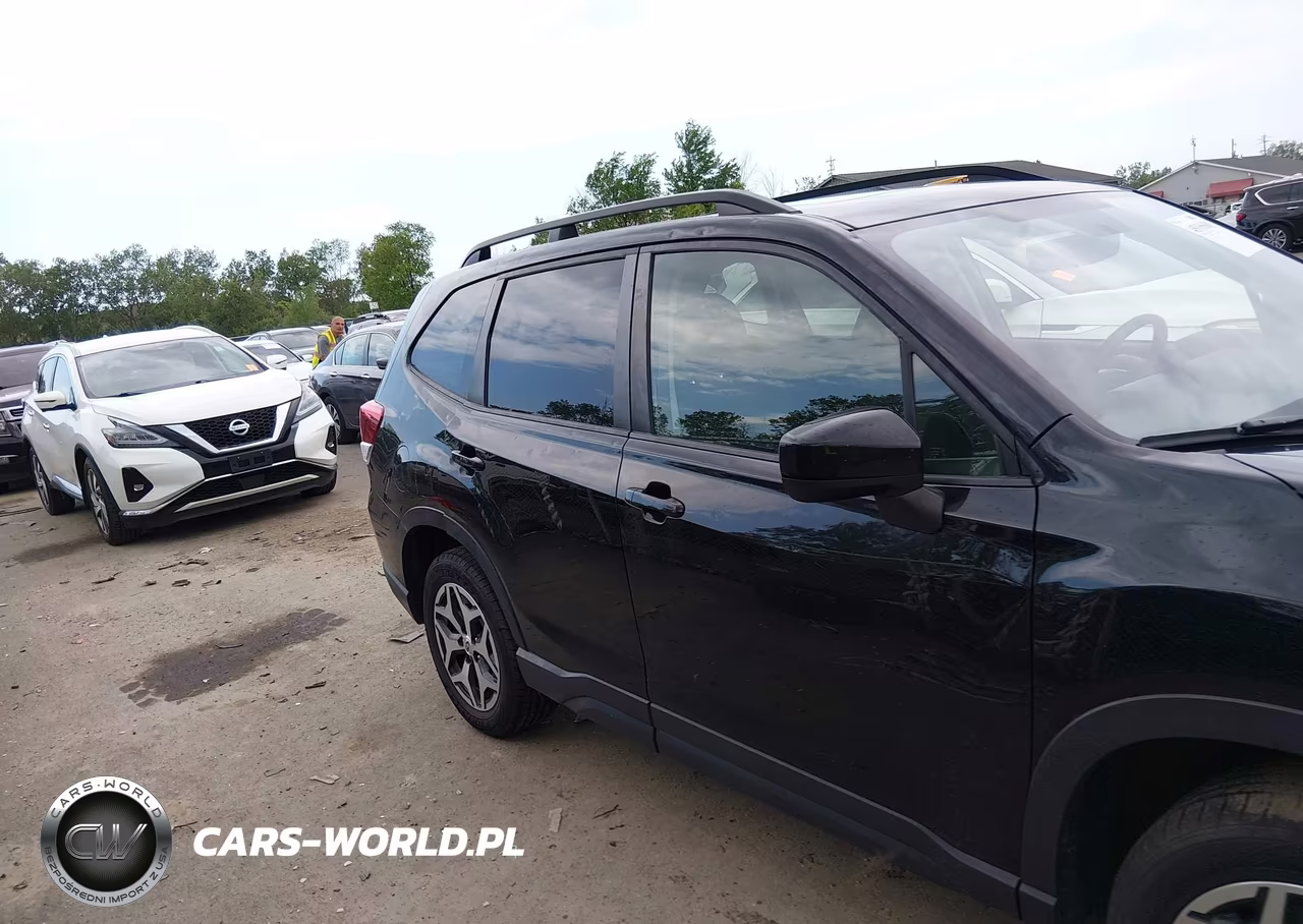 2020 Subaru Forester Premium VIN:JF2SKAJC1LH516120 - 13