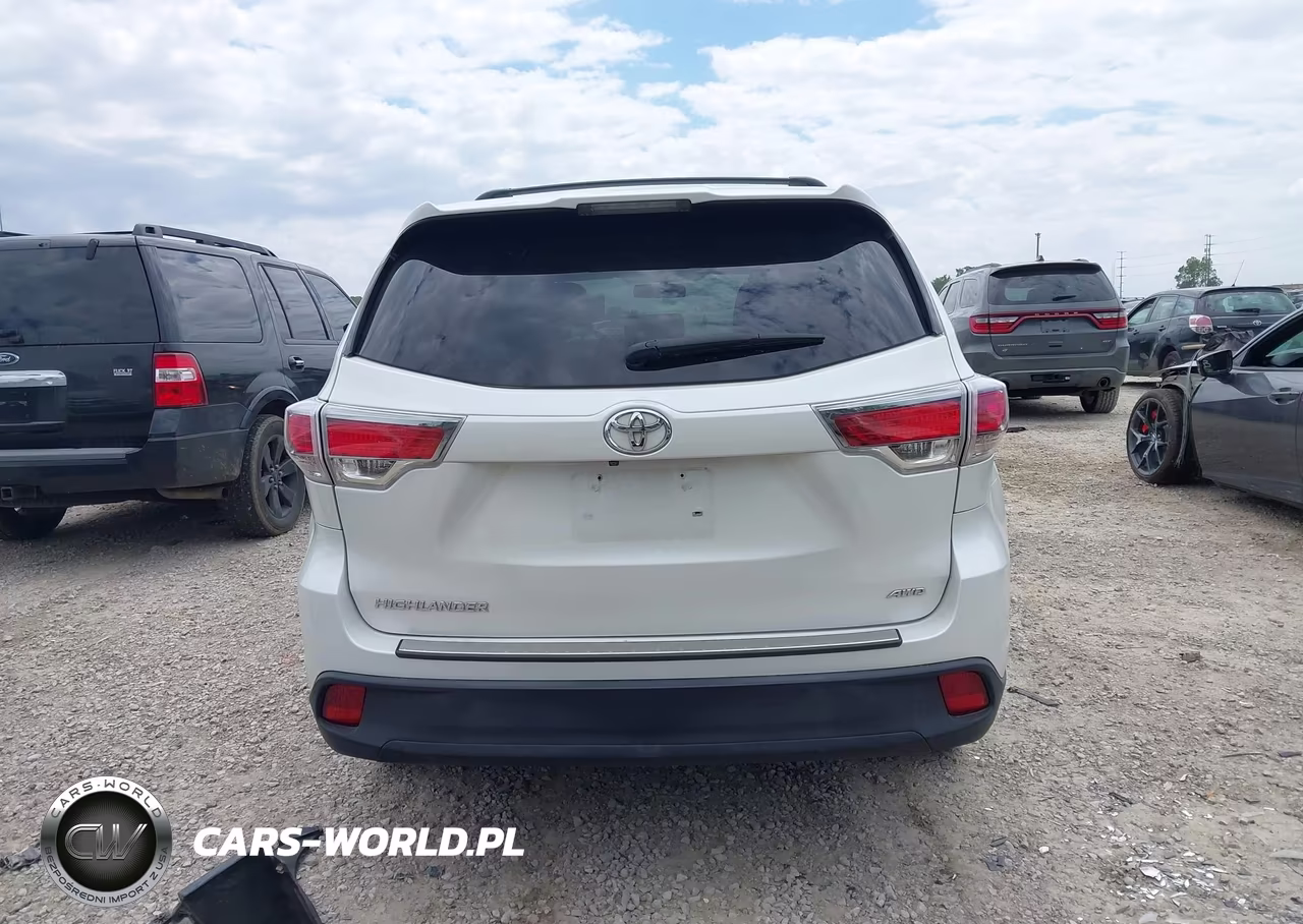 2016 Toyota Highlander Le V6 VIN:5TDBKRFH4GS343082 - 16