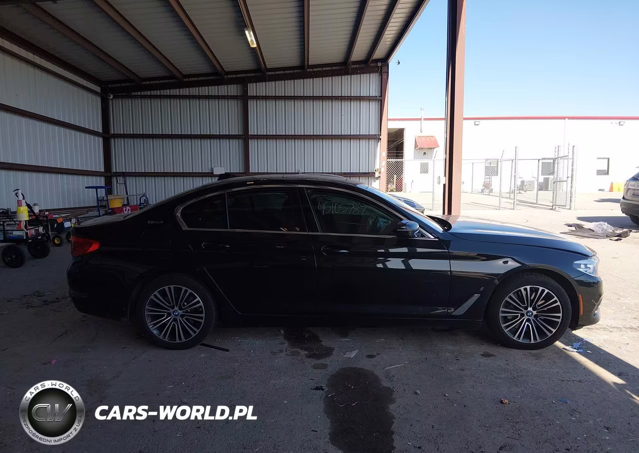 2019 BMW 530E xDrive Iperformance VIN:WBAJB1C50KB375757 - 13