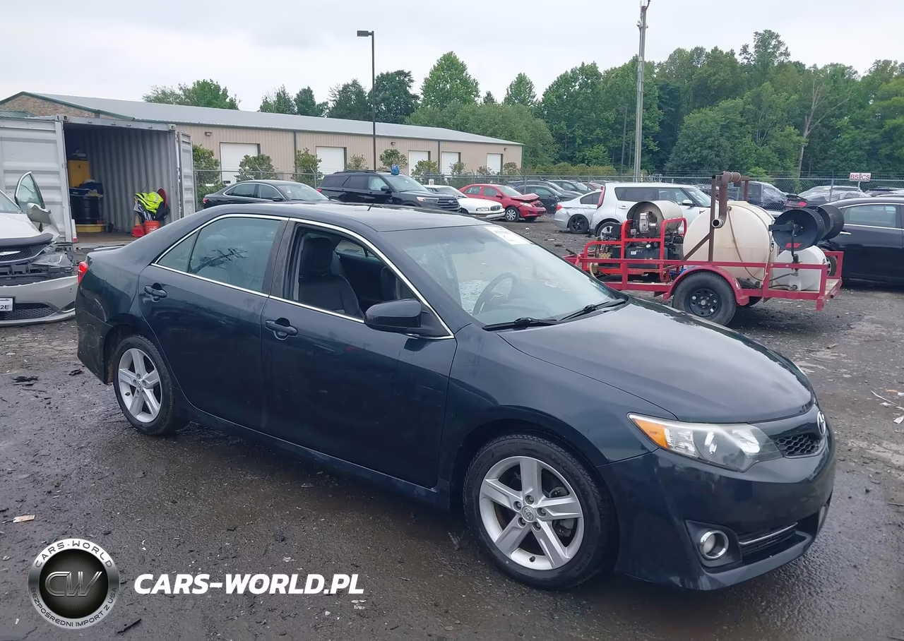 2014 Toyota Camry Se – zdjęcie 1 z 17