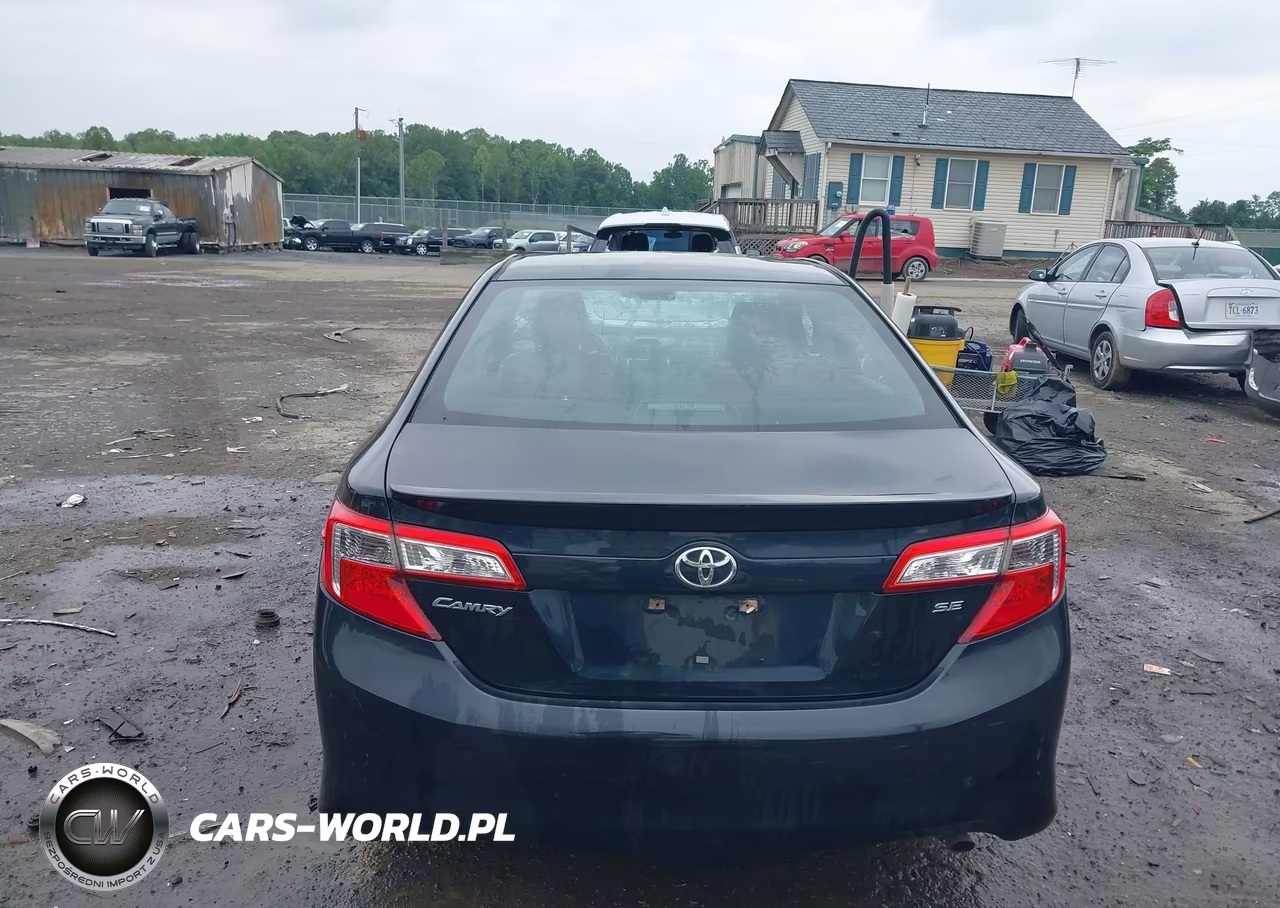 2014 Toyota Camry Se VIN:4T1BF1FK9EU317826 - 17