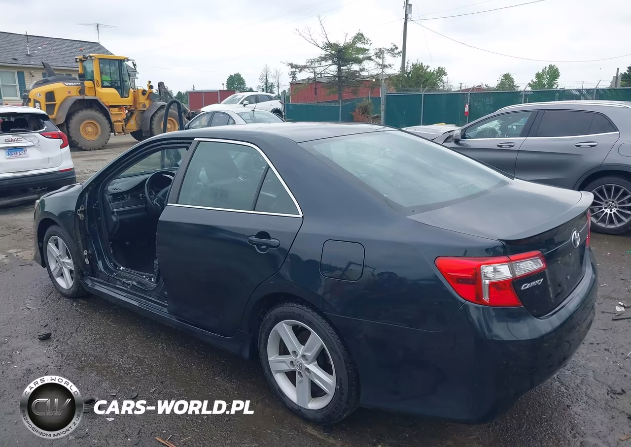 2014 Toyota Camry Se VIN:4T1BF1FK9EU317826 - 3