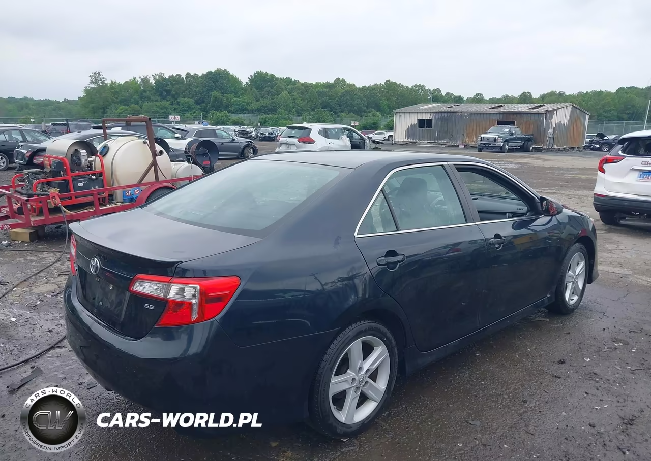 2014 Toyota Camry Se VIN:4T1BF1FK9EU317826 - 4