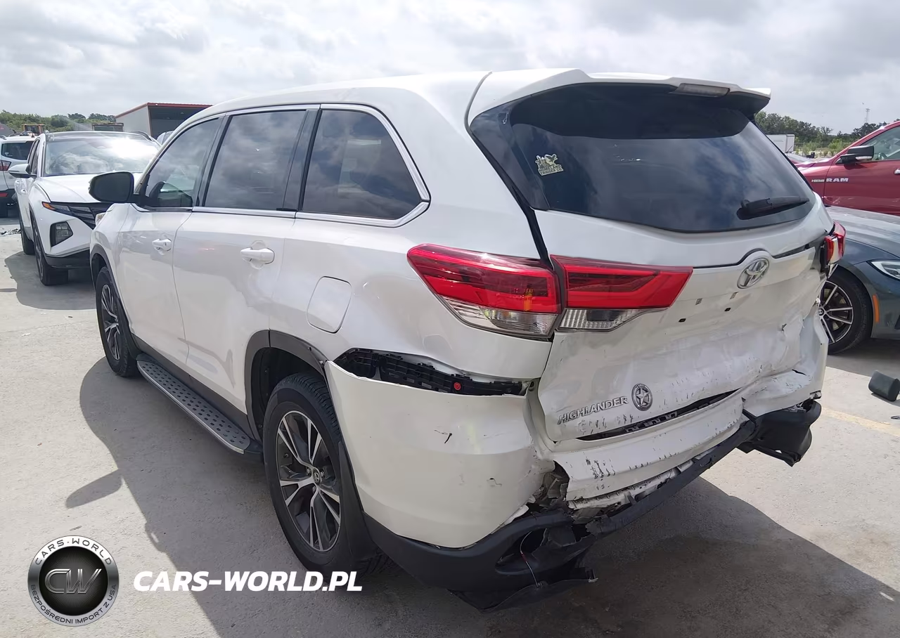 2019 Toyota Highlander Le VIN:5TDZARFH7KS051842 - 3