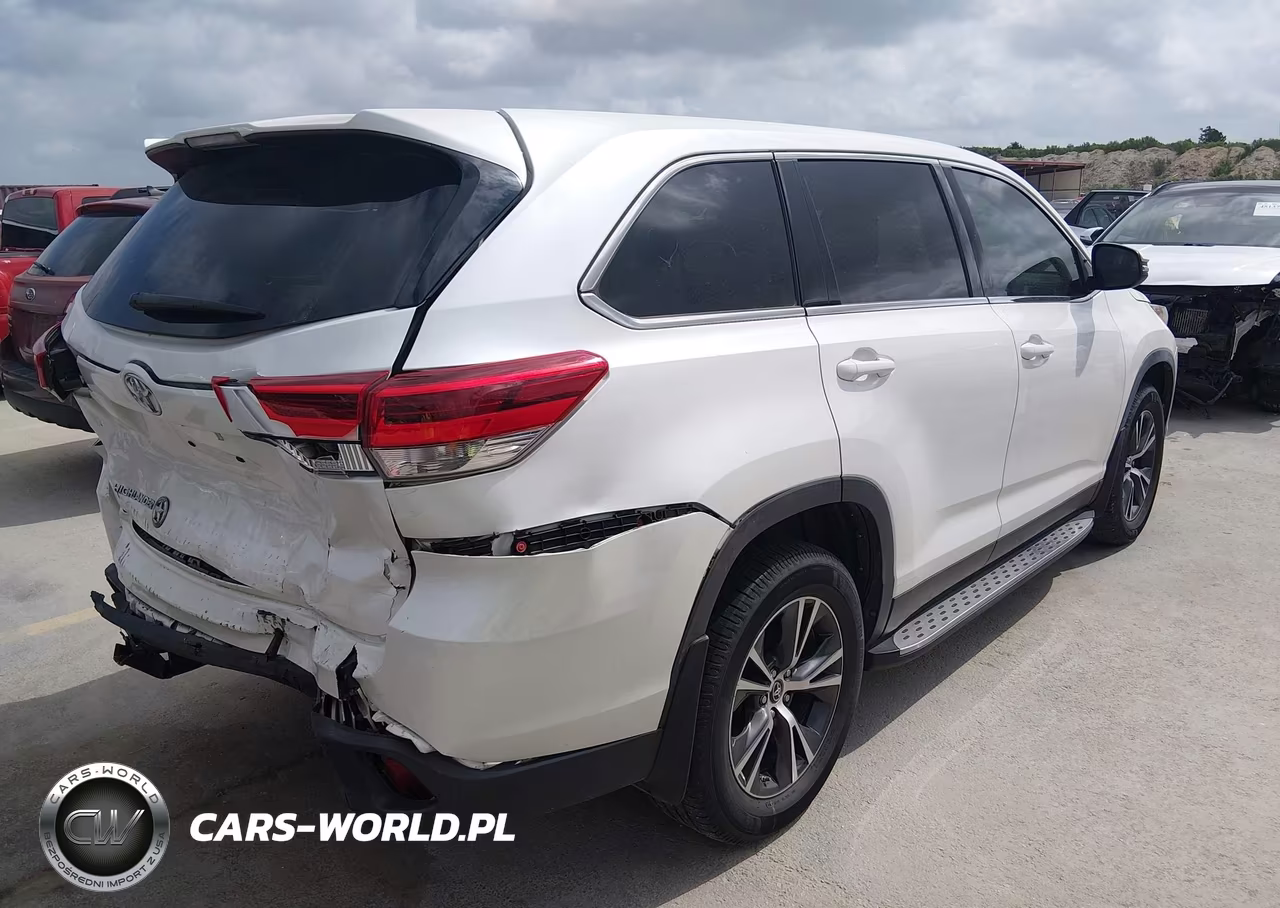 2019 Toyota Highlander Le VIN:5TDZARFH7KS051842 - 4