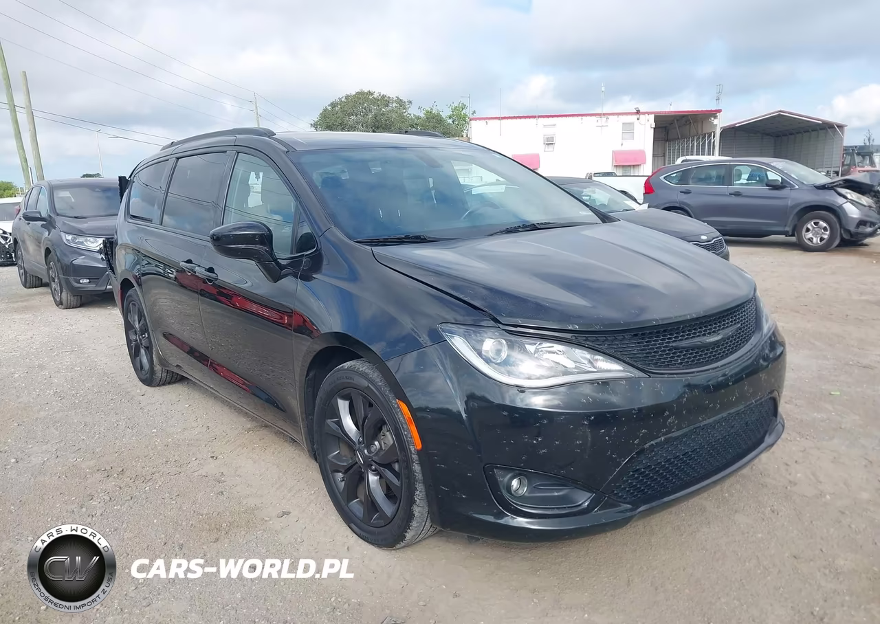 2018 Chrysler Pacifica Touring Plus – zdjęcie 1 z 16