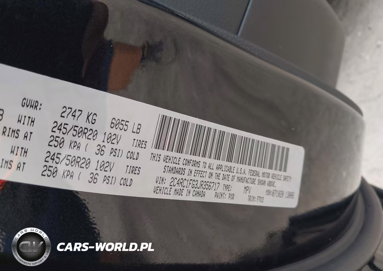 2018 Chrysler Pacifica Touring Plus VIN:2C4RC1FG3JR356717 - 9