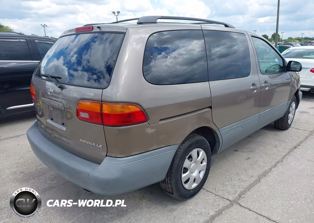 1999 Toyota Sienna Le VIN:4T3ZF13C9XU137333 - 4