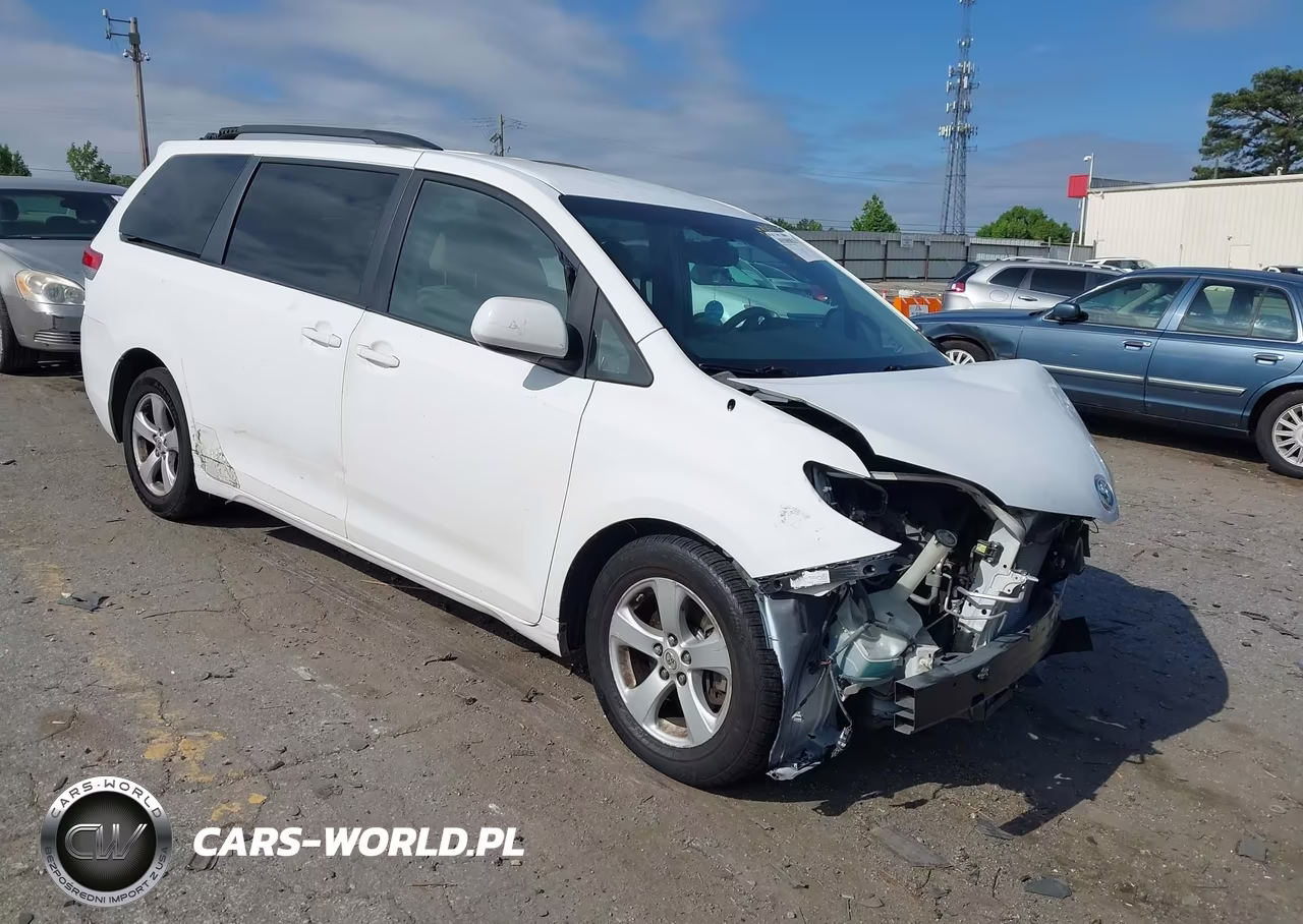 2011 Toyota Sienna Le V6 – zdjęcie 1 z 16