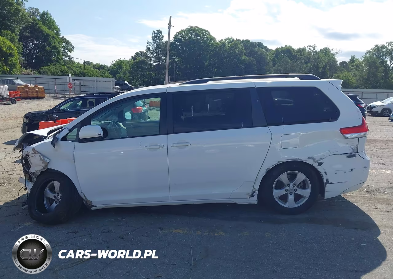2011 Toyota Sienna Le V6 VIN:5TDKK3DC7BS154410 - 14