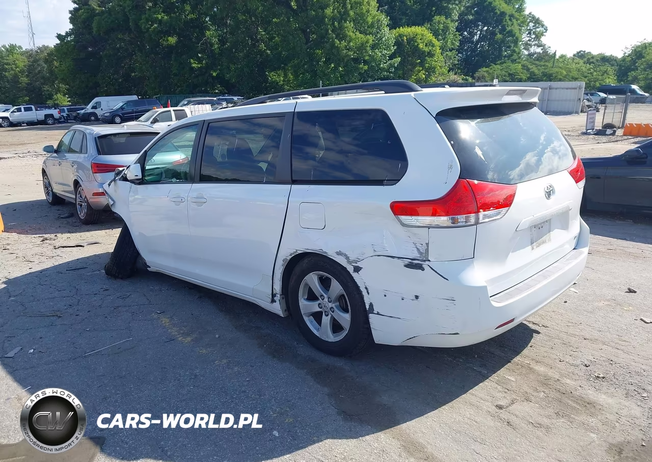 2011 Toyota Sienna Le V6 VIN:5TDKK3DC7BS154410 - 3