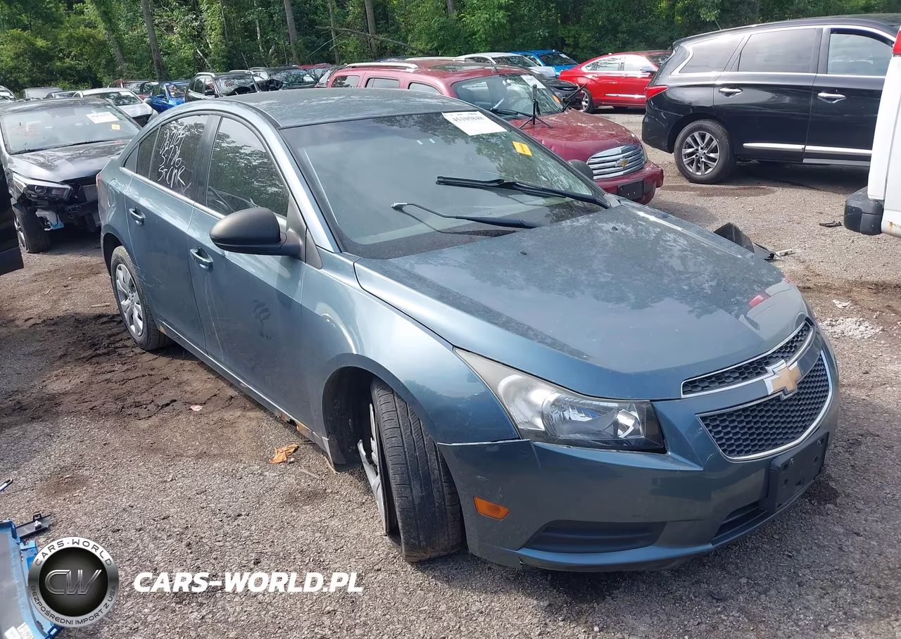 2012 Chevrolet Cruze Ls – zdjęcie 1 z 13