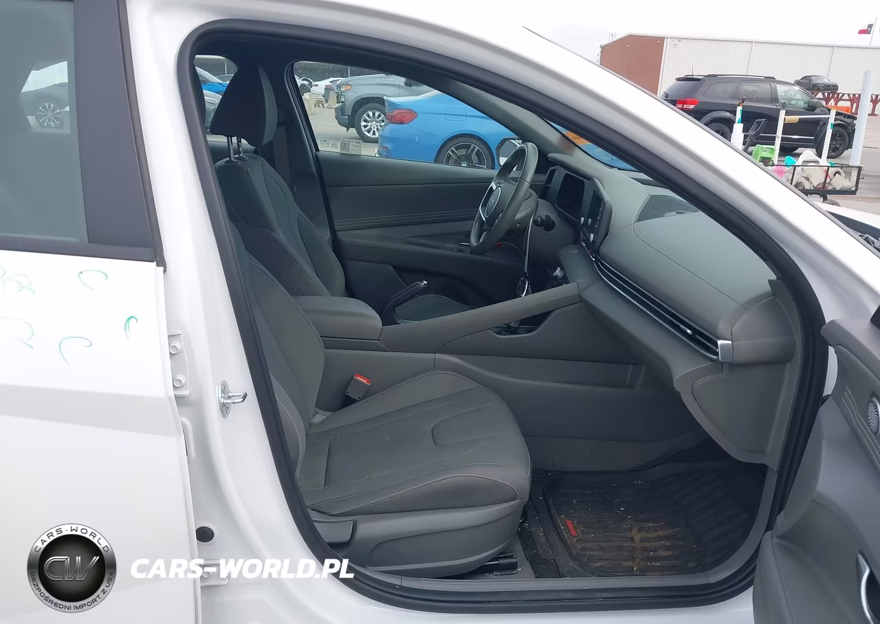 2025 Hyundai Elantra Sel Sport VIN:KMHLM4DG9SU963647 - 5