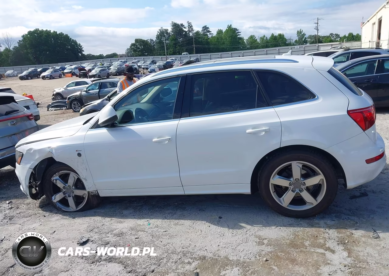 2011 Audi Q5 3.2 Premium Plus VIN:WA1DKAFP7BA093337 - 14