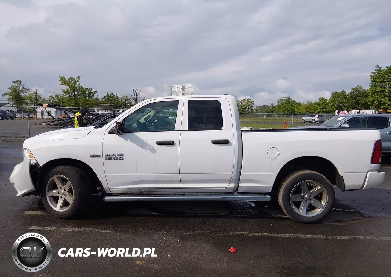 2018 Ram 1500 Express 4X4 6'4 Box VIN:1C6RR7FT2JS242101 - 14
