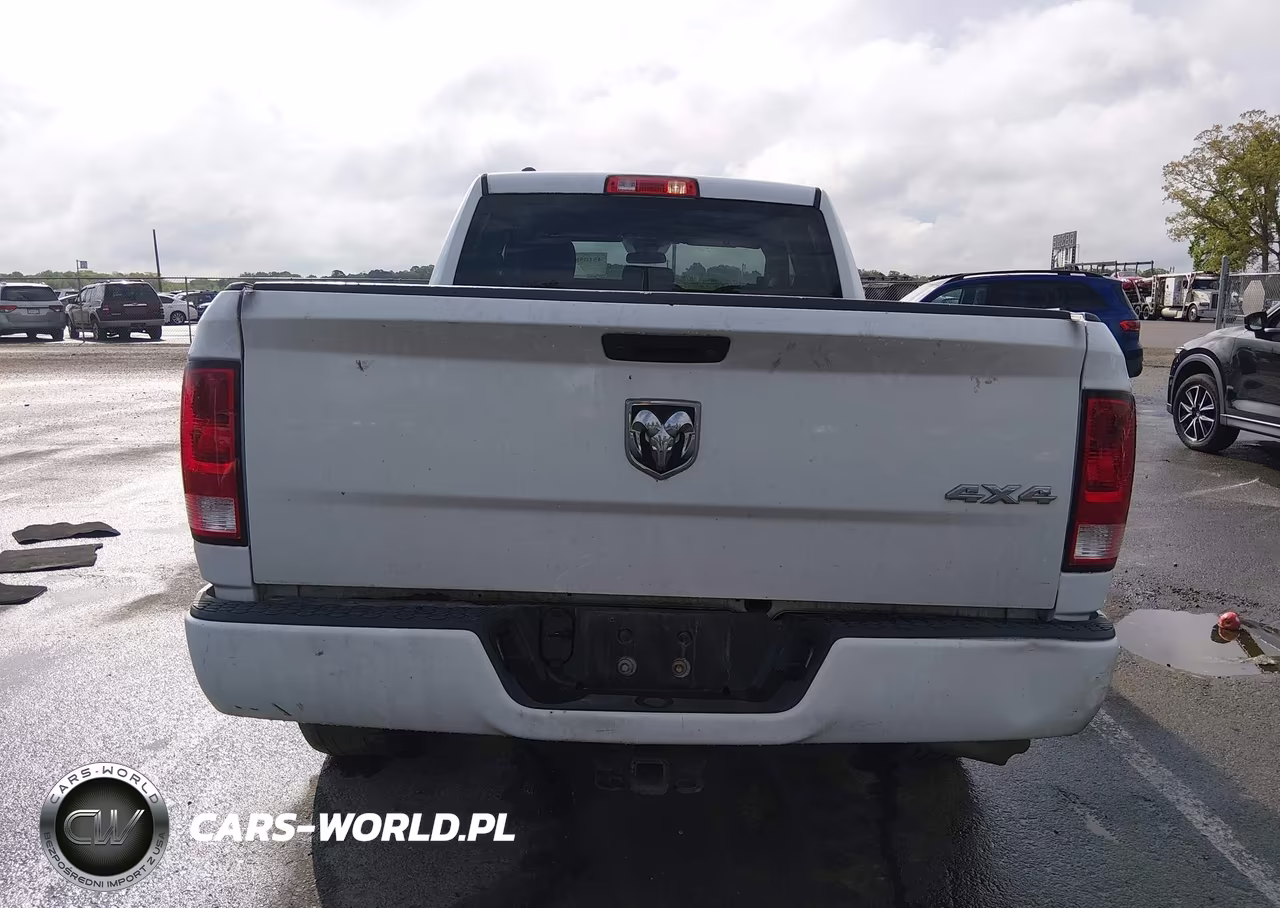 2018 Ram 1500 Express 4X4 6'4 Box VIN:1C6RR7FT2JS242101 - 16