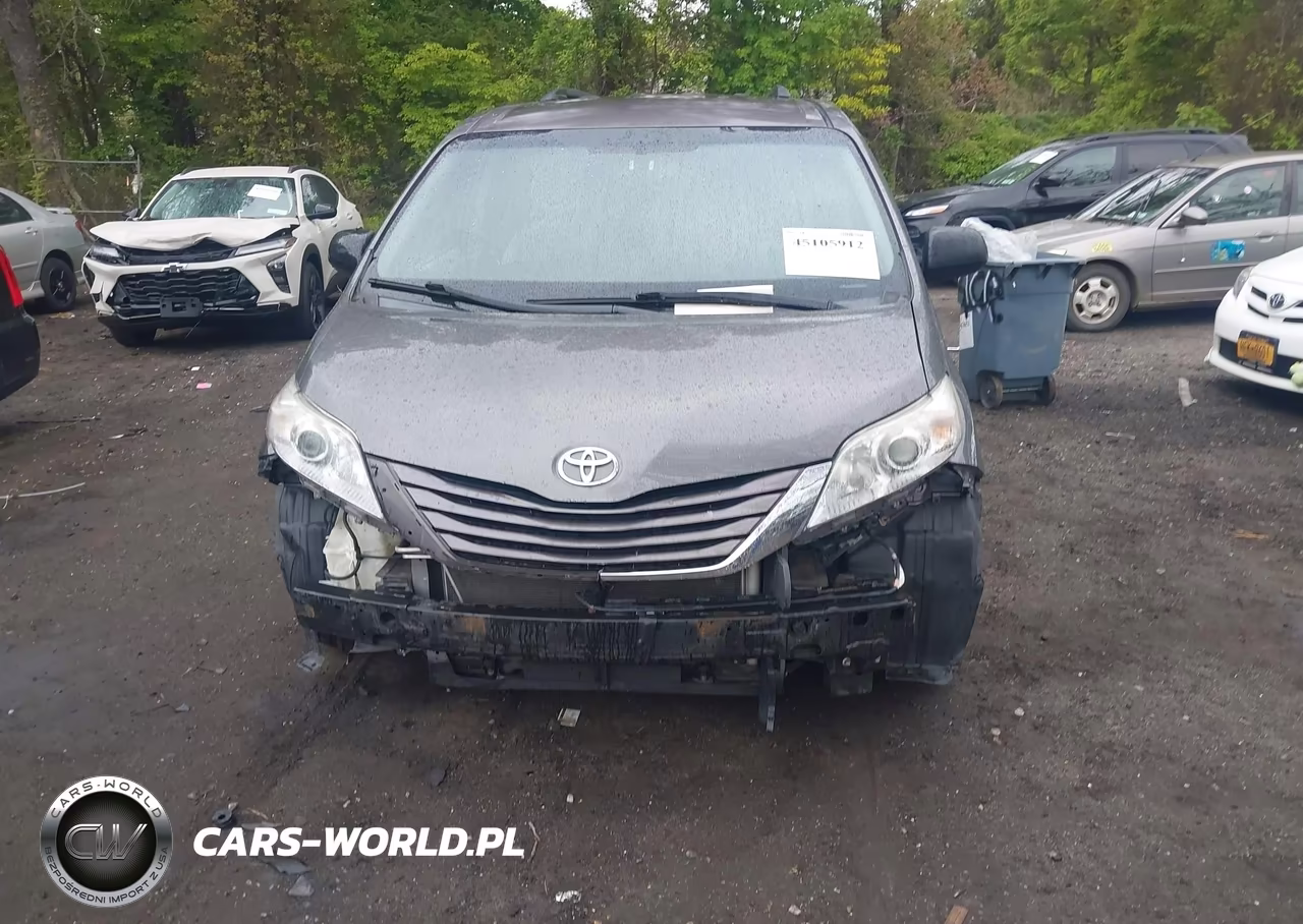 2015 Toyota Sienna Le 8 Passenger VIN:5TDKK3DC4FS625368 - 13