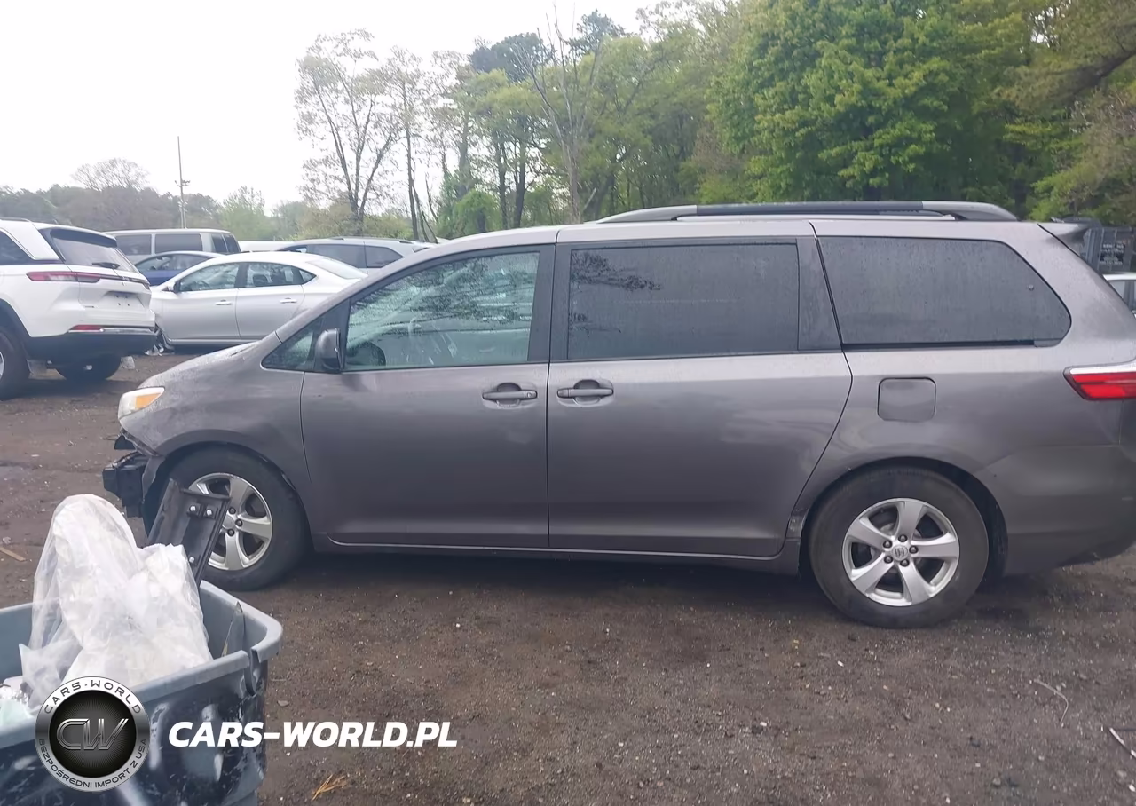 2015 Toyota Sienna Le 8 Passenger VIN:5TDKK3DC4FS625368 - 15