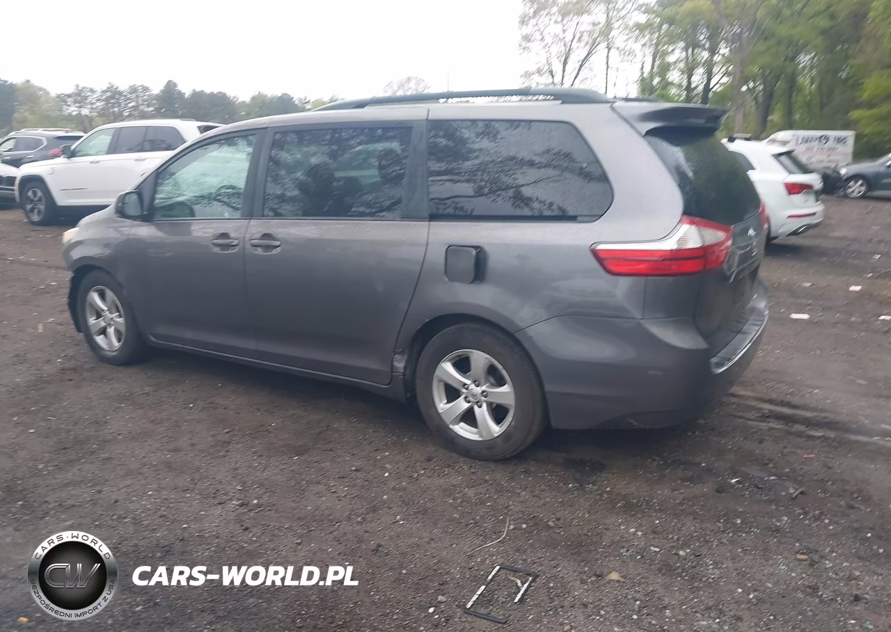 2015 Toyota Sienna Le 8 Passenger VIN:5TDKK3DC4FS625368 - 3