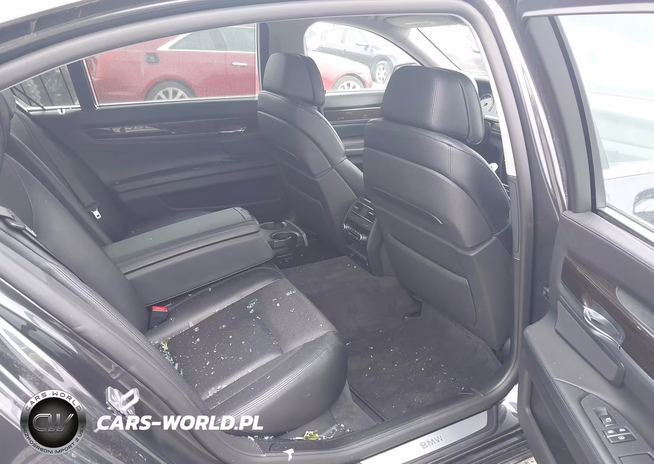 2012 BMW 750Li xDrive VIN:WBAKC8C55CC437918 - 8