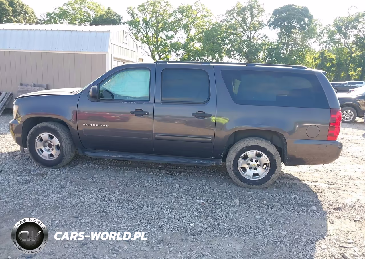 2010 Chevrolet Suburban 1500 Ls VIN:1GNUCHE06AR127873 - 14