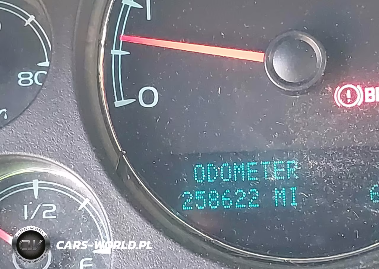 2010 Chevrolet Suburban 1500 Ls VIN:1GNUCHE06AR127873 - 15