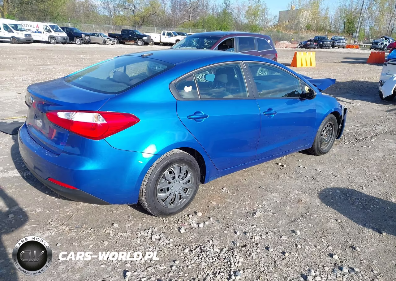2015 Kia Forte Lx VIN:KNAFX4A6XF5332147 - 4