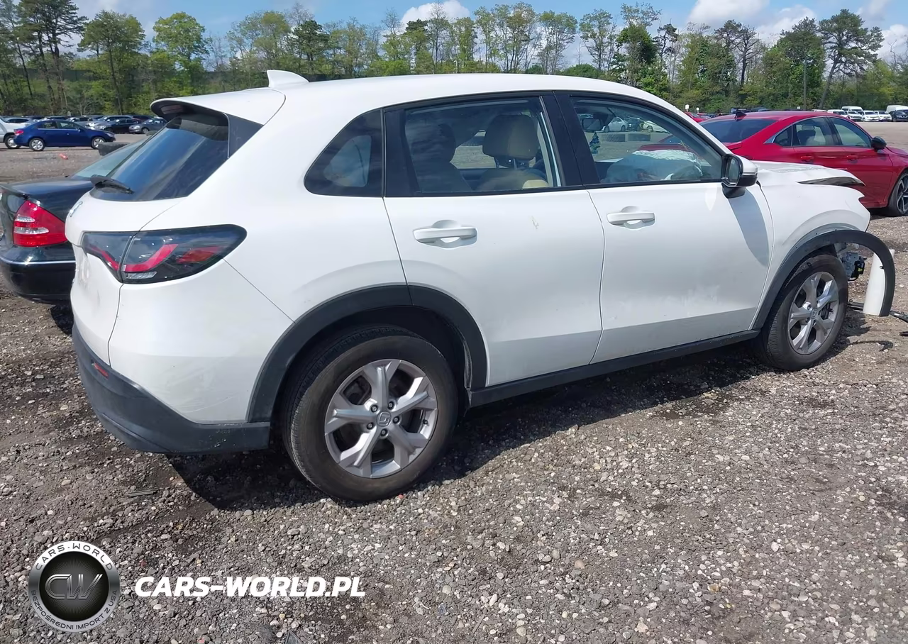 2025 Honda Hr-V Awd Lx VIN:3CZRZ2H33SM752065 - 4
