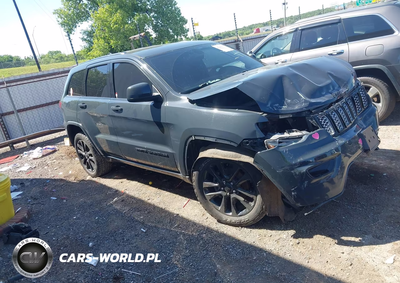 2017 Jeep Grand Cherokee Altitude 4X4 VIN:1C4RJFAG7HC892602 - 13