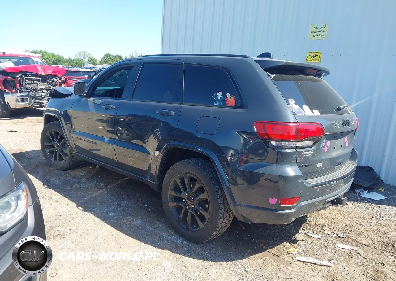 2017 Jeep Grand Cherokee Altitude 4X4 VIN:1C4RJFAG7HC892602 - 3