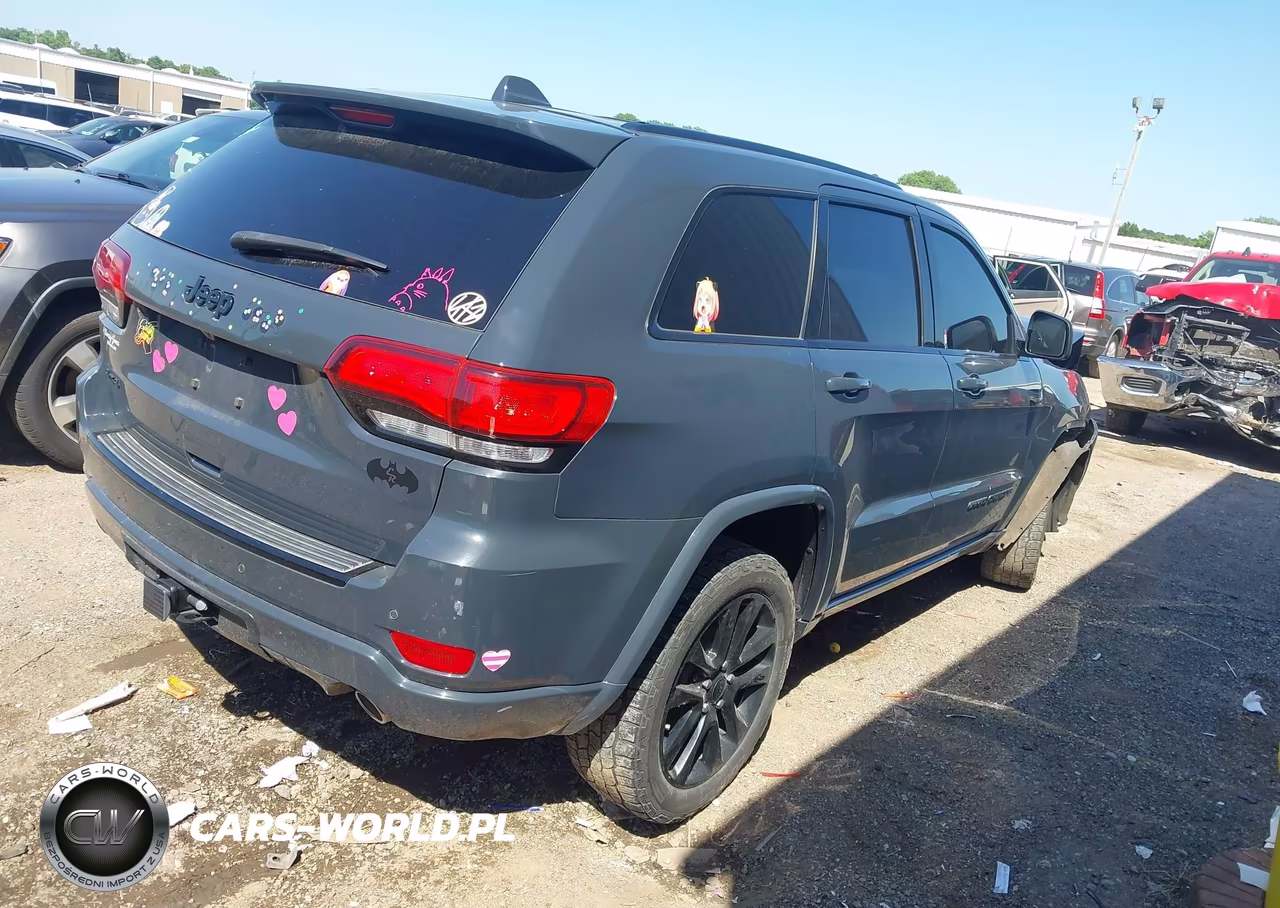 2017 Jeep Grand Cherokee Altitude 4X4 VIN:1C4RJFAG7HC892602 - 4