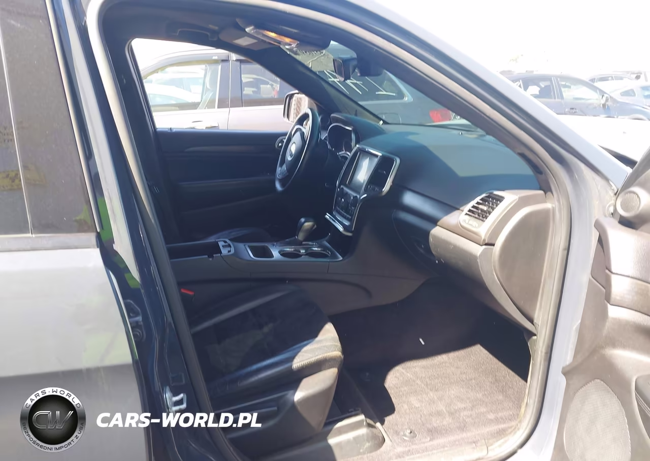 2017 Jeep Grand Cherokee Altitude 4X4 VIN:1C4RJFAG7HC892602 - 5