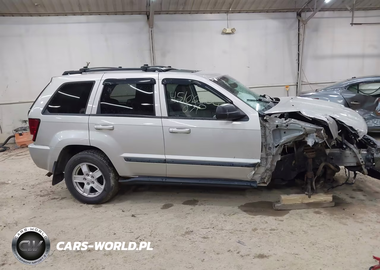 2007 Jeep Grand Cherokee Laredo VIN:1J8GR48K27C588843 - 13