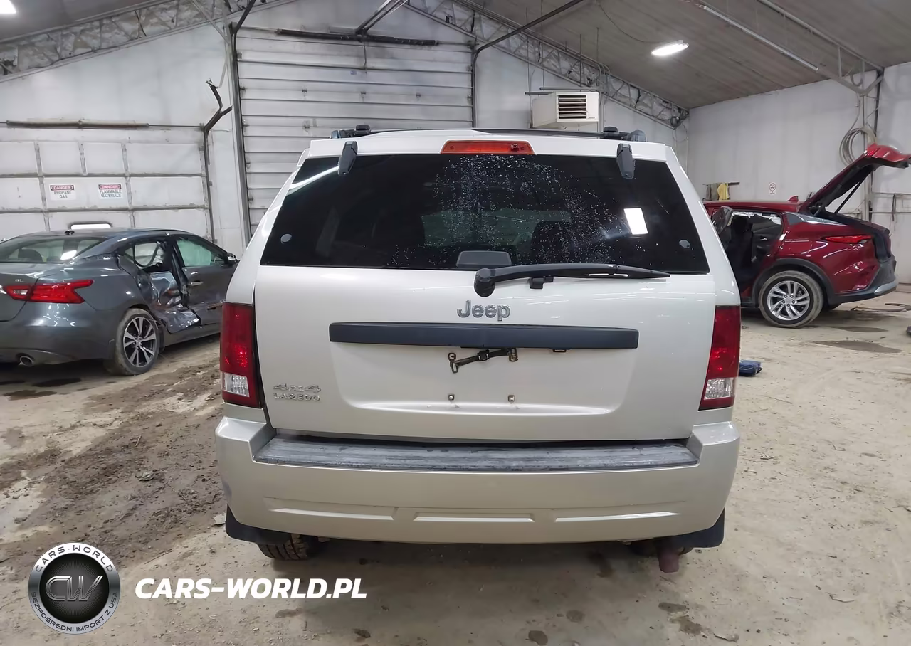 2007 Jeep Grand Cherokee Laredo VIN:1J8GR48K27C588843 - 16