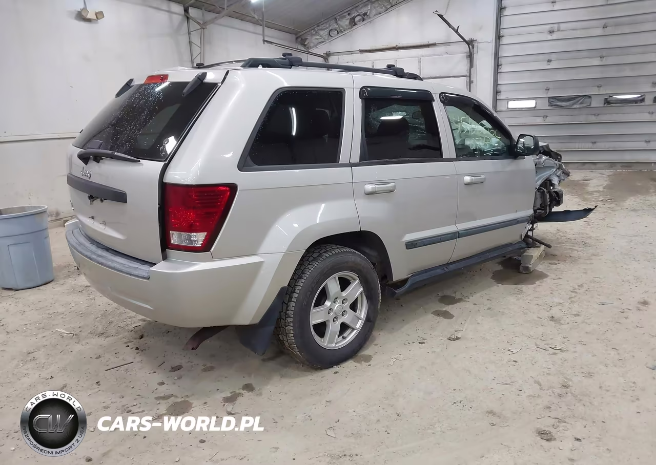 2007 Jeep Grand Cherokee Laredo VIN:1J8GR48K27C588843 - 4