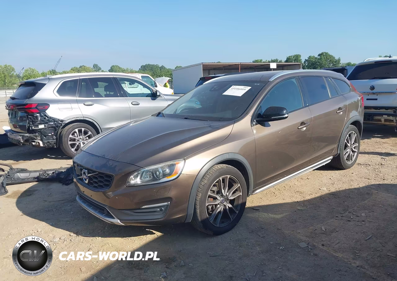 2015 Volvo V60 Cross Country T5 Platinum VIN:YV4612HM2F1002035 - 2