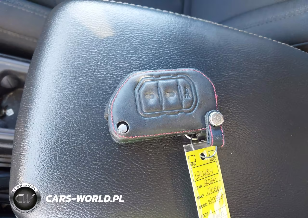 2021 Jeep Wrangler Unlimited Sahara 4X4 VIN:1C4HJXEN8MW609370 - 11