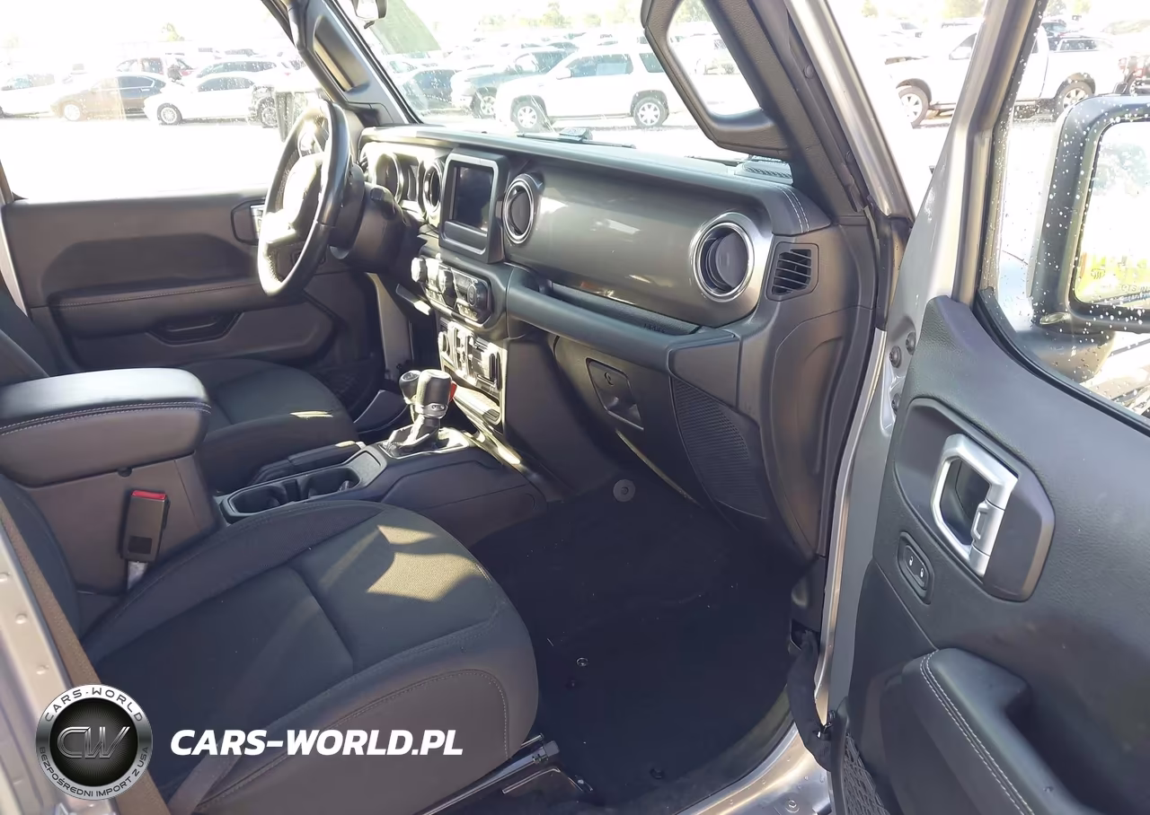 2021 Jeep Wrangler Unlimited Sahara 4X4 VIN:1C4HJXEN8MW609370 - 5
