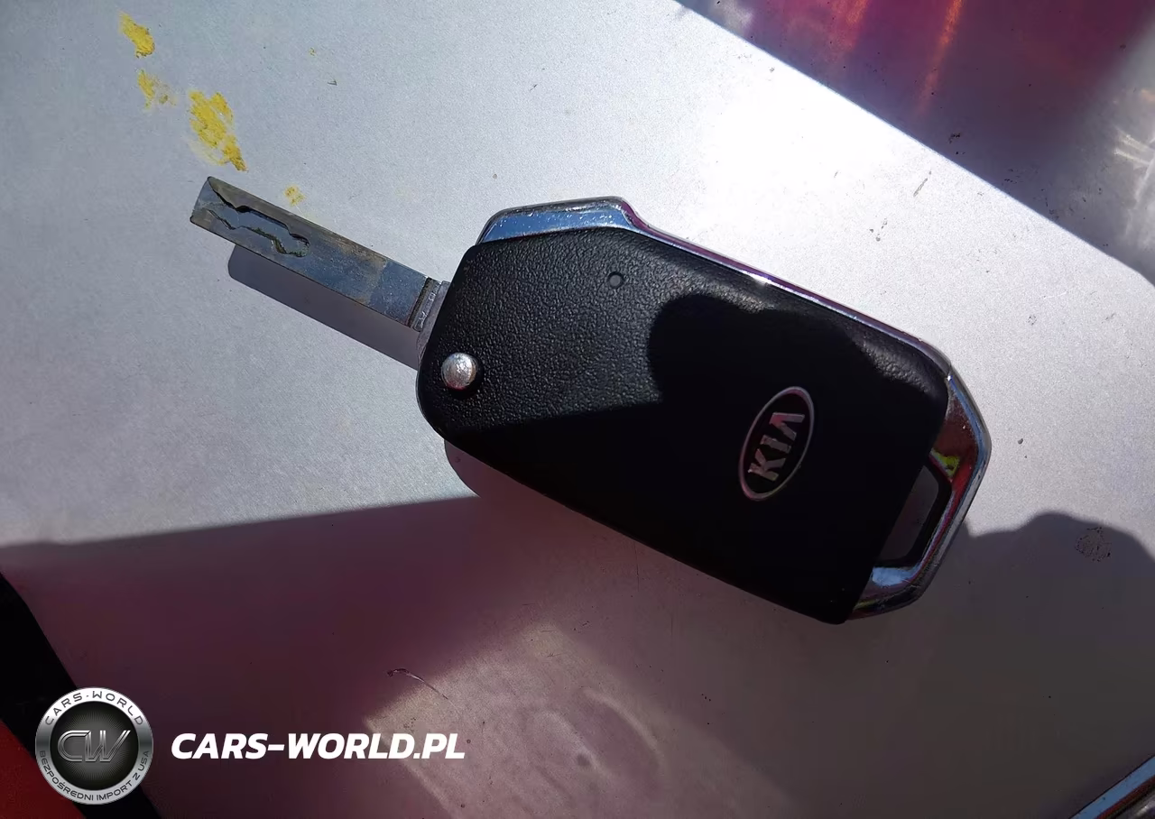 2019 Kia Forte S VIN:3KPF34AD7KE041777 - 11