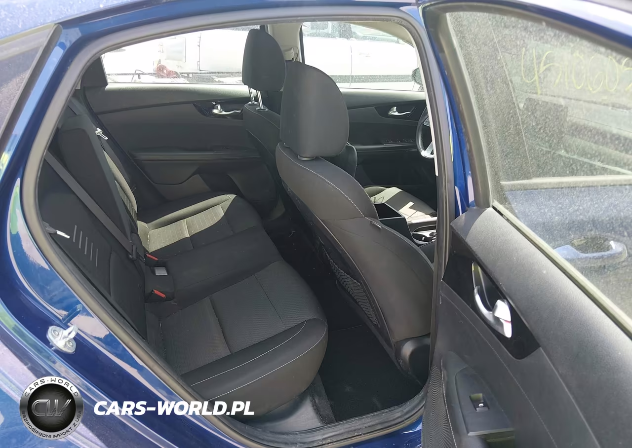 2019 Kia Forte S VIN:3KPF34AD7KE041777 - 8