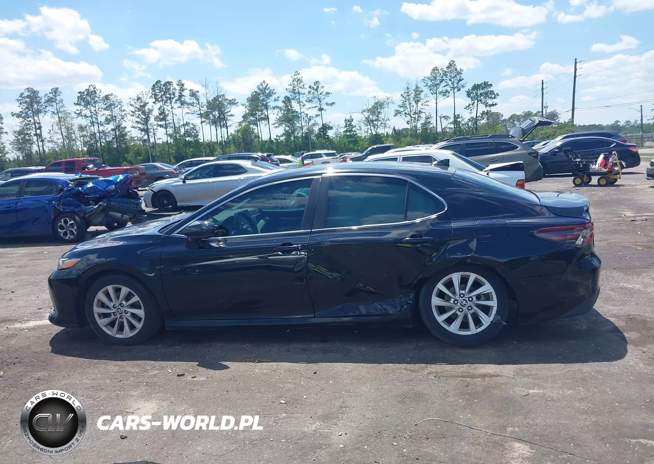 2021 Toyota Camry Le VIN:4T1C11AK9MU570072 - 14