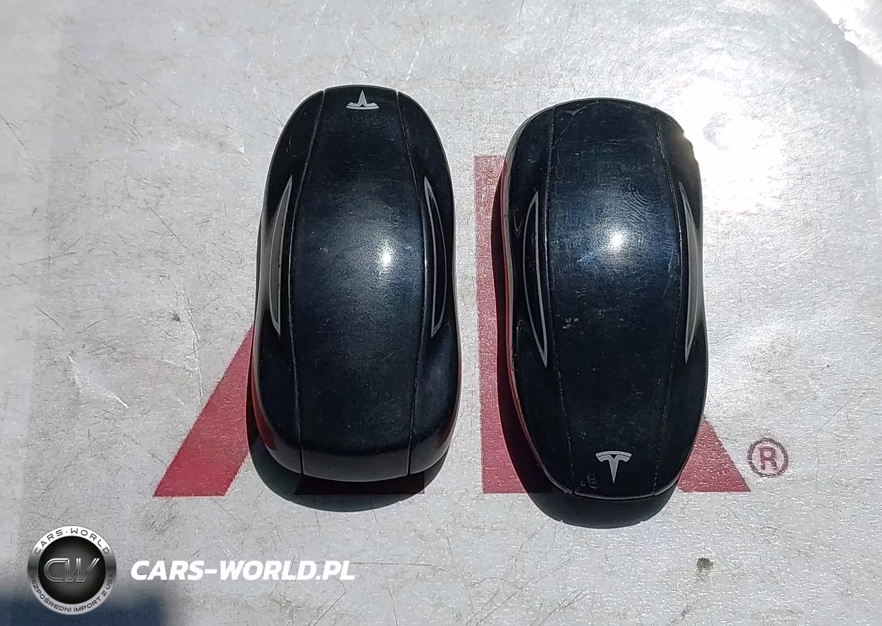 2017 Tesla Model S 60-75 VIN:5YJSA1E15HF204318 - 11
