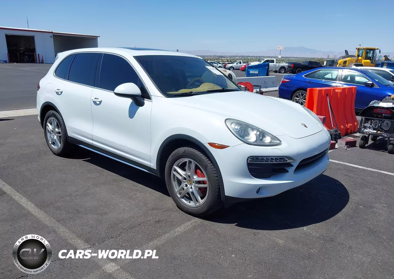 2014 Porsche Cayenne Platinum Edition